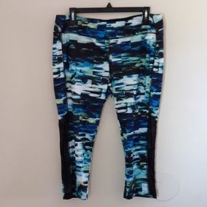 NWOT/Brand New AVIA Crop Leggings